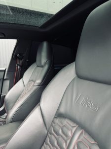 sieges en cuir et alcantara audi RS