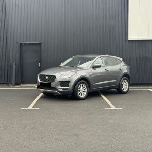 Design sportif, les jantes alliage et la signature lumineuse LED.