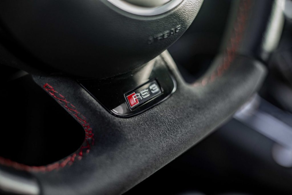 volant en cuir alcantara noir audi RS3