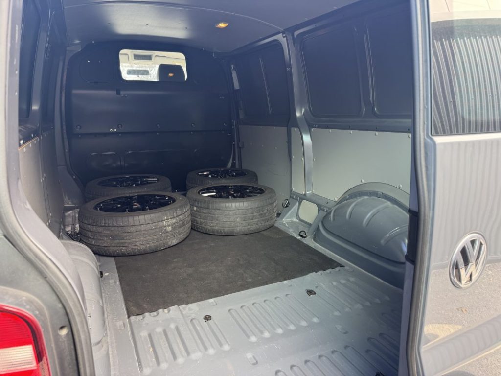 Volkswagen Transporter T6 L2H1 Long