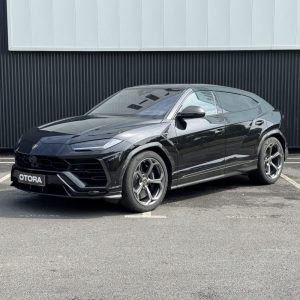 Lamborghini Urus noir 650ch