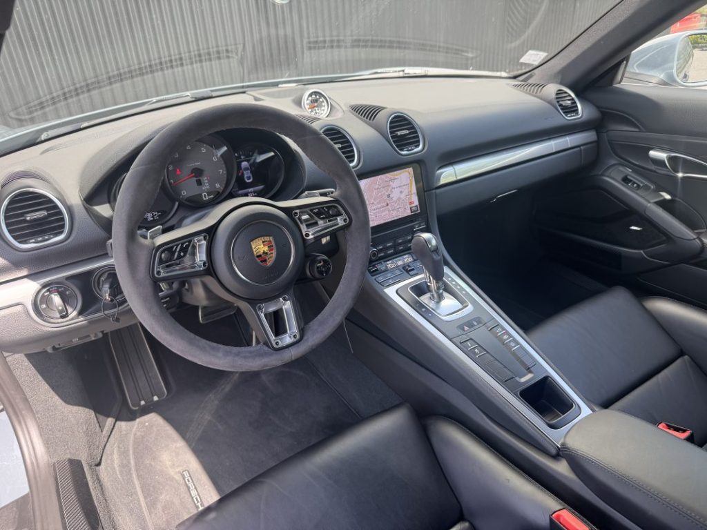 Porsche Cayman 718 S