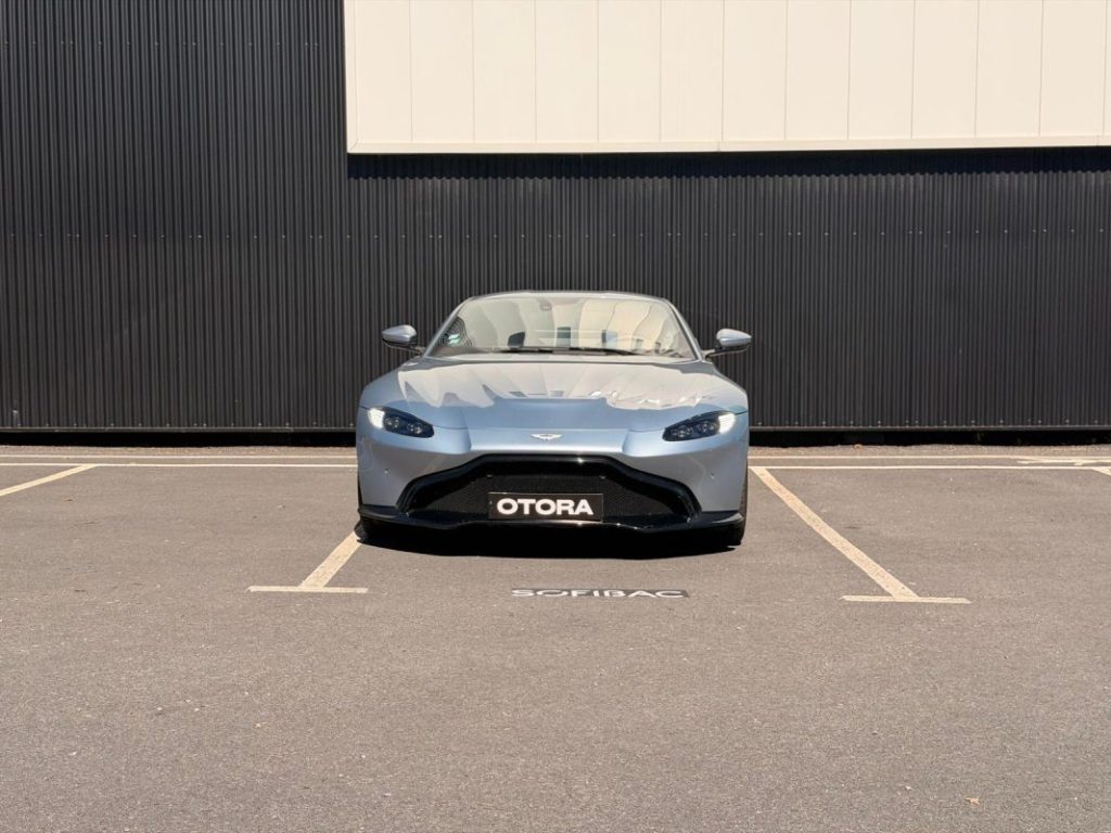 Aston Martin Vantage